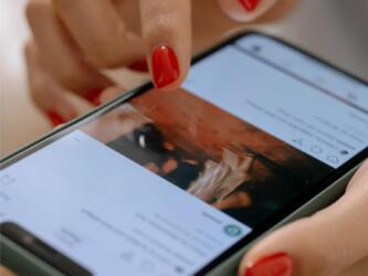 ميزة جديدة في إنستقرام: زر واحد يمكّنك من ترتيب منشورات صفحتك زمنيّاً