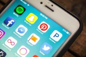 تطبيقات يمكنك التحكّم بها صوتياً