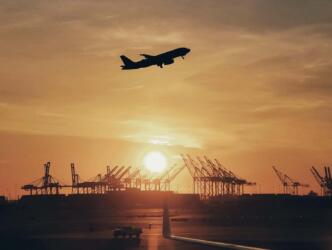 أهم ما يجب أن تعرفه عن وقود الطائرات المستدام