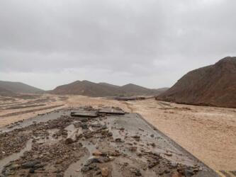ما الذي يعنيه أن تشهد أكثر مناطق العالم جفافاً فيضانات غير مسبوقة؟