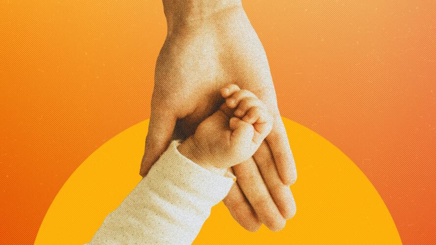 لماذا نحب رائحة المواليد الجدد؟ دراسة حديثة تجيب