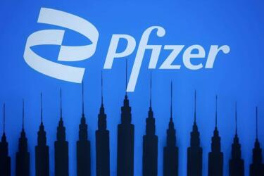 ملاحقات قضائية لشركة فايزر إثر أنباء عن تضخيمها فاعلية لقاحها ضد كوفيد‎