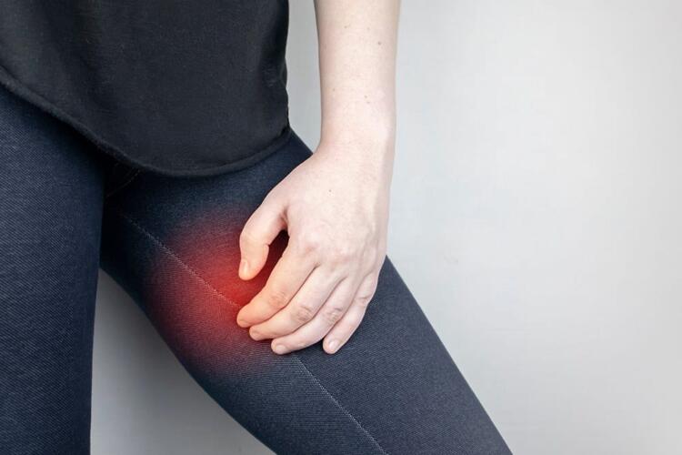 ما أسباب حدوث التهاب الجلد التماسي (السماط)؟ وكيف يُعالج منزلياً بطرق طبيعية؟