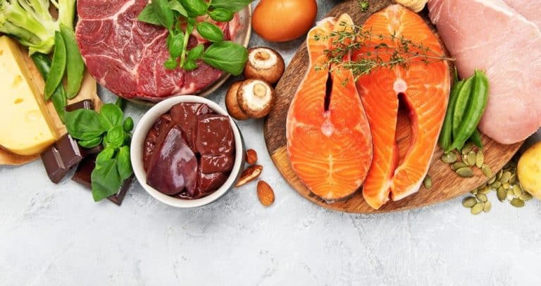 ما أهمية حصول الحامل على كمية كافية من فيتامين ب خلال الشهور الأولى من الحمل؟