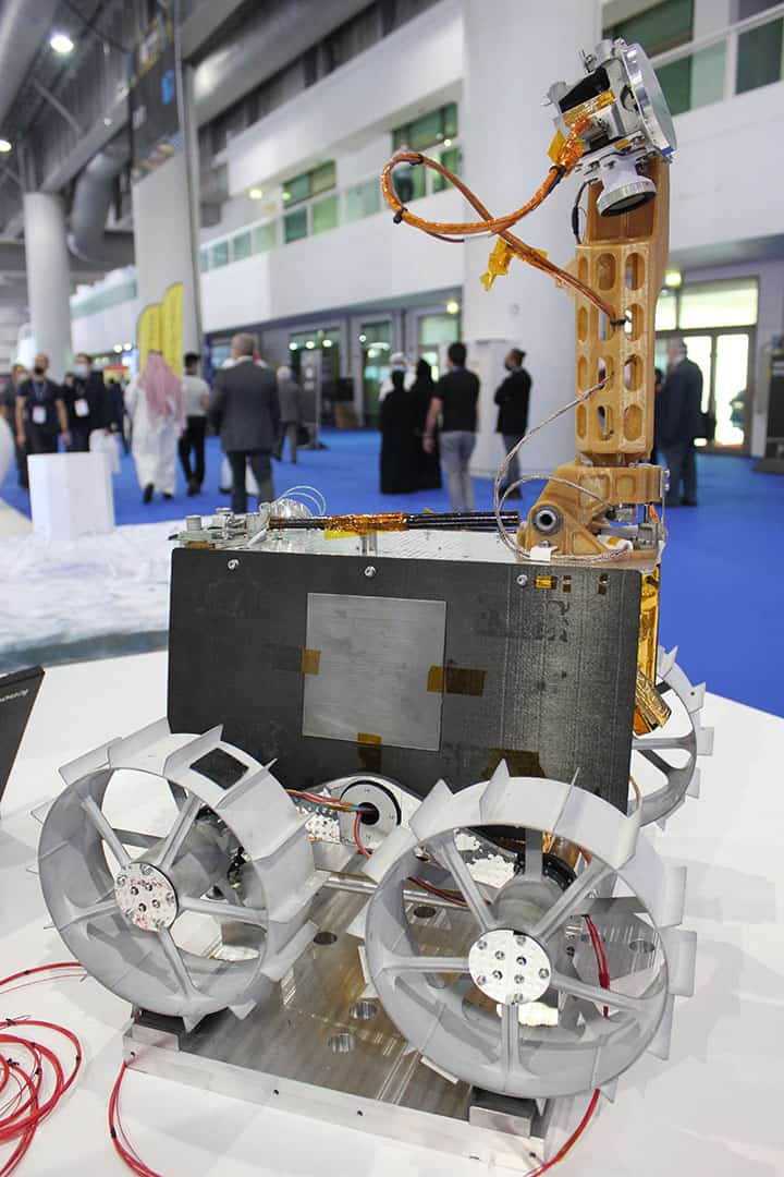 مواصفات المستكشف راشد