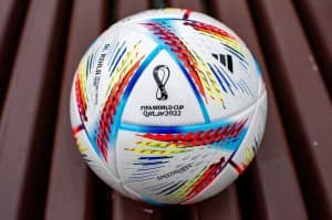 ما المواد التي تصنع منها كرة قدم كأس العالم 2022 وهل صديقة للبيئة؟