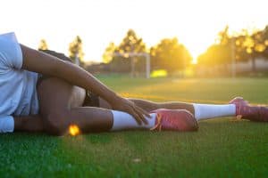 أشيع إصابات كرة القدم: لماذا يحدث التشنج العضلي وكيف تتم الوقاية من حدوثه؟