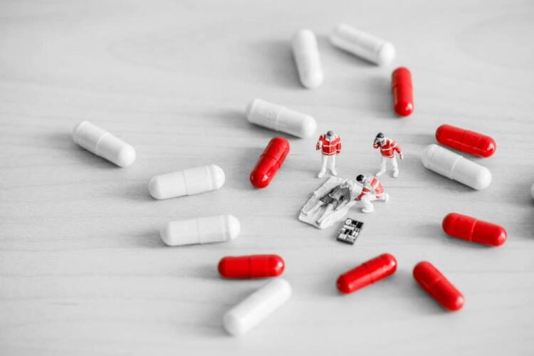 دليلك الشامل لتقديم الإسعافات الأولية في حالات التسمم