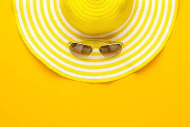 كيف تحمي بشرتك وعينيك من أشعة الشمس؟