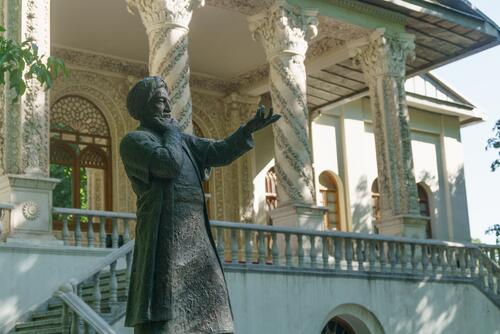 دراسة جديدة من جامعة الشارقة تسلط الضوء على أهمية مؤلفات ابن الهيثم في الفيزياء الحديثة