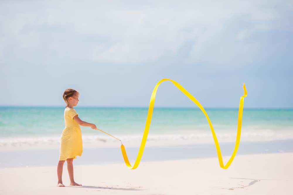 رقص الجمباز بالشريط 