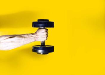 كيف تبدأ رياضة رفع الأوزان بعد سن الأربعين؟