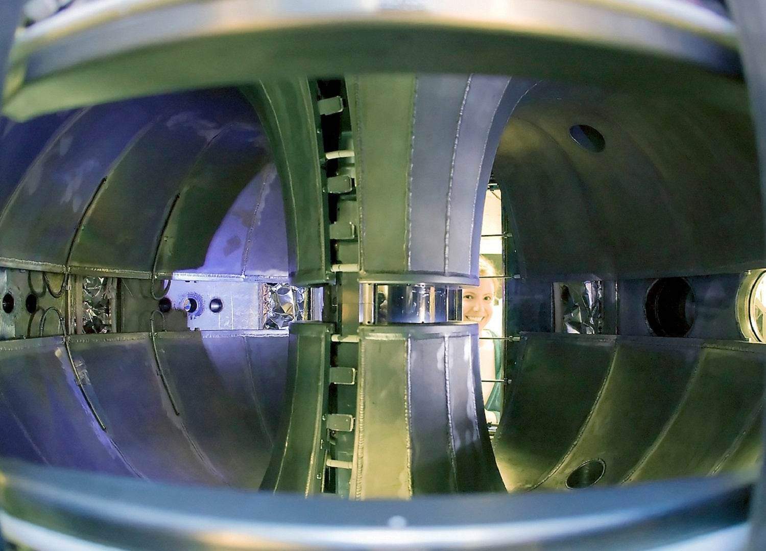 تفاعلات الاندماج والحصر