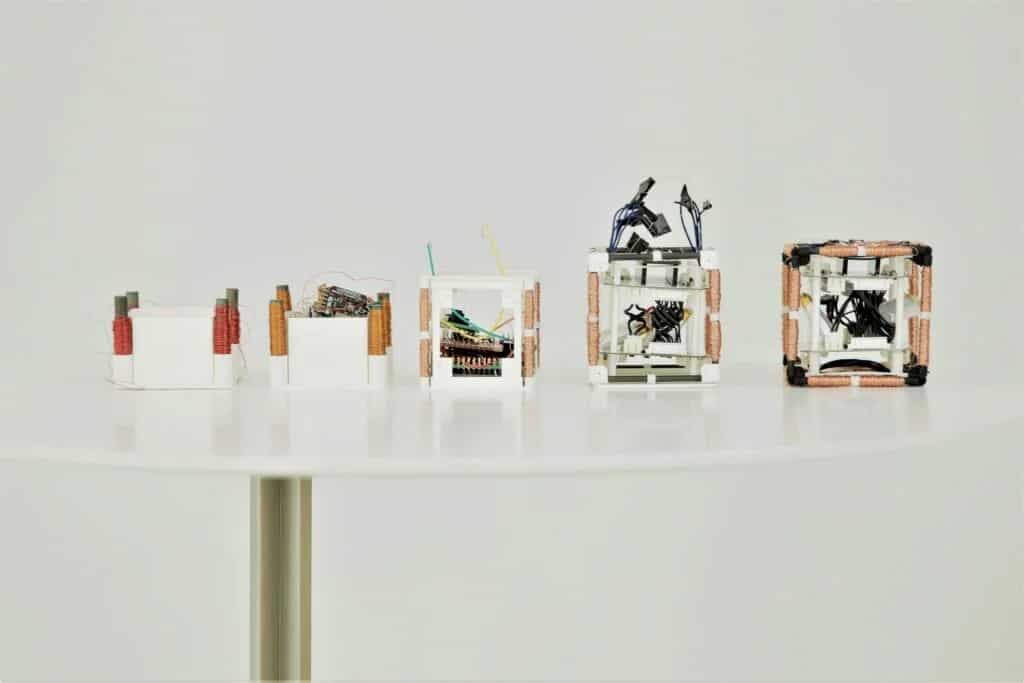 ابتكار روبوتات تستطيع تغيير شكلها بحيث يمكن أن تُستخدم كأثاث في الفضاء