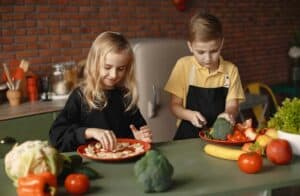 مشاركة الأطفال في أعمال المنزل