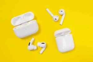ايربودز, آبل, منتججات شركة آبل, منتجات آبل, سماعات آبل