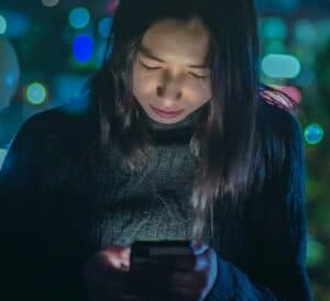 التحكّم في سطوع شاشة هاتفك