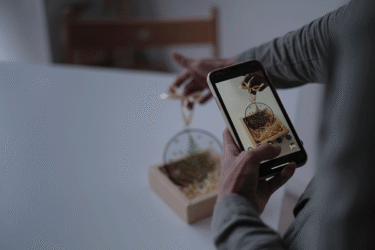 الاستخدامات الأفضل للذكاء المرئي في آيفون مع نظام آي أو إس 26