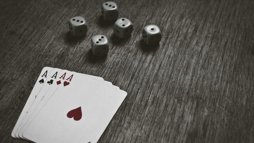 المنح الخيرية الضخمة