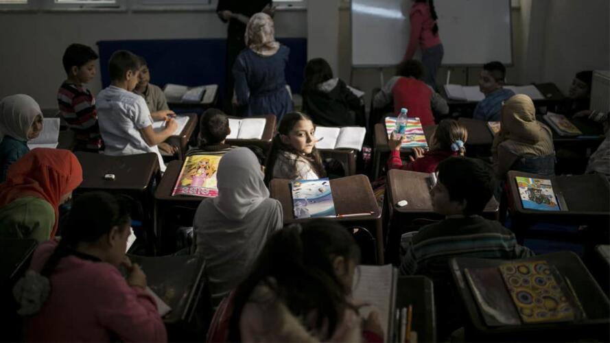 المنح الدراسية
